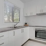 Lush Gold Coast - Cosy 2B Home
